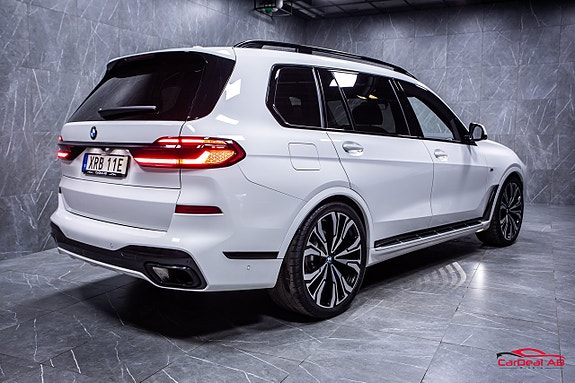 BMW X7 8 of 30