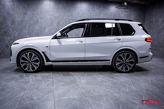 BMW X7 5 of 5