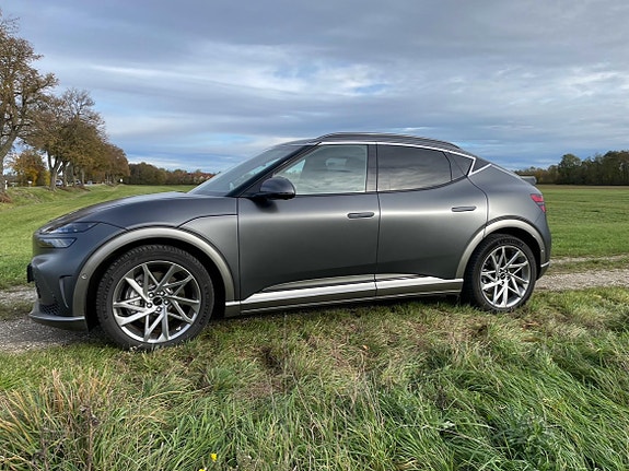 Hyundai Ioniq 5 2 of 5