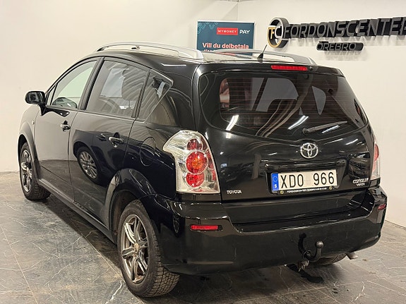 Toyota Corolla Verso 4 of 5
