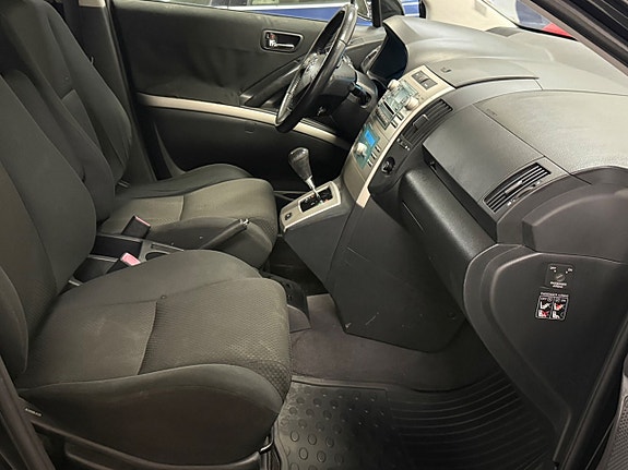 Toyota Corolla Verso 24 of 26