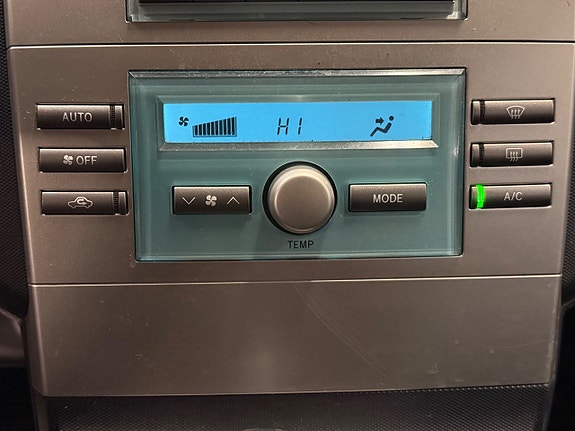Toyota Corolla Verso 18 of 26