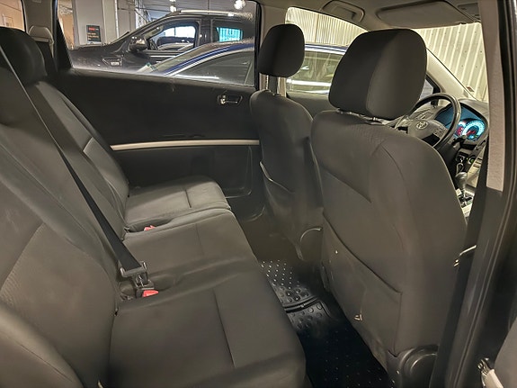 Toyota Corolla Verso 21 of 26