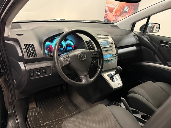Toyota Corolla Verso 10 of 26