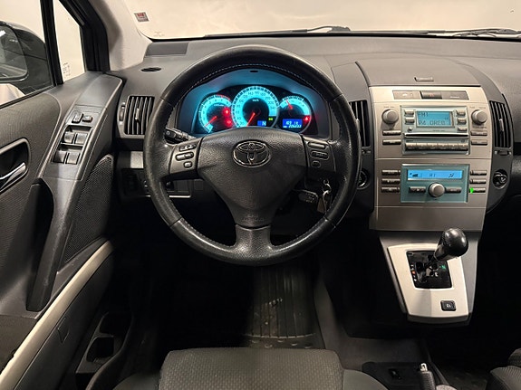 Toyota Corolla Verso 13 of 26