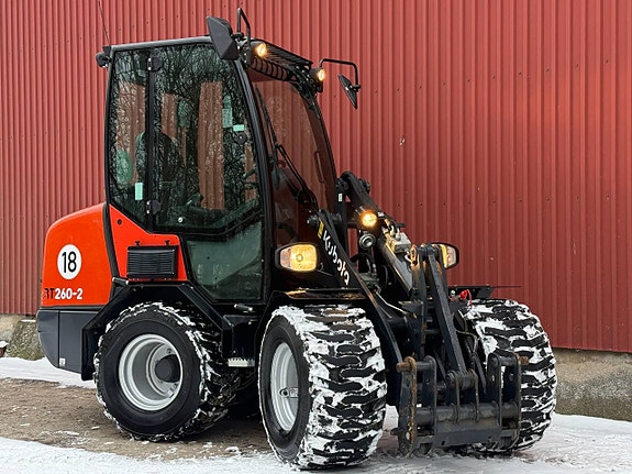 Kubota RT260-2 med hytt Kompaktlastare - LEASING