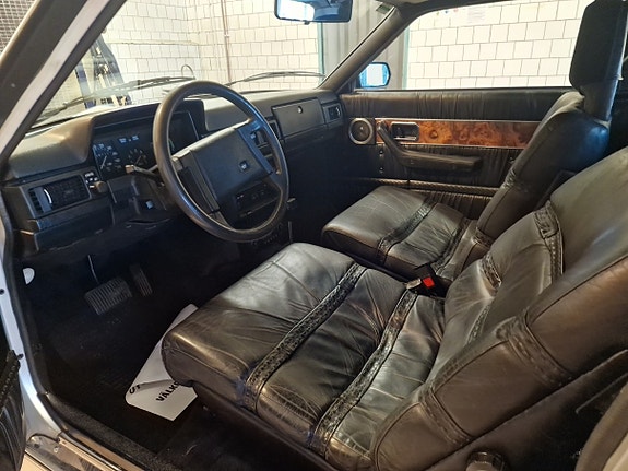 Volvo 262 2 of 4