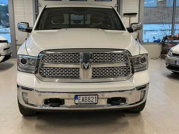 Dodge RAM 1500 2 of 5