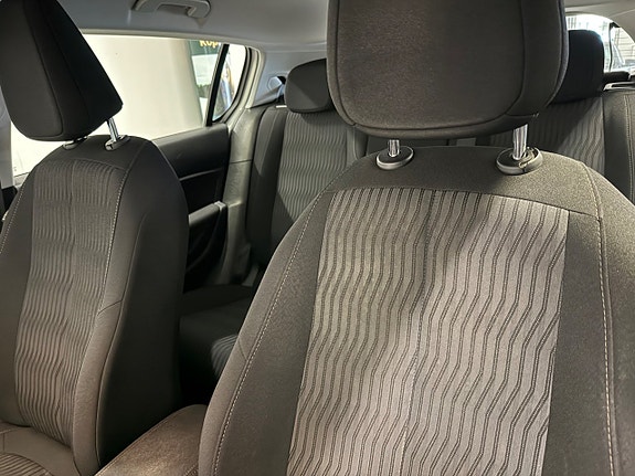 Peugeot 308 9 of 24