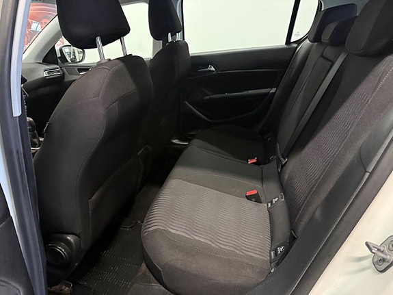 Peugeot 308 20 of 24