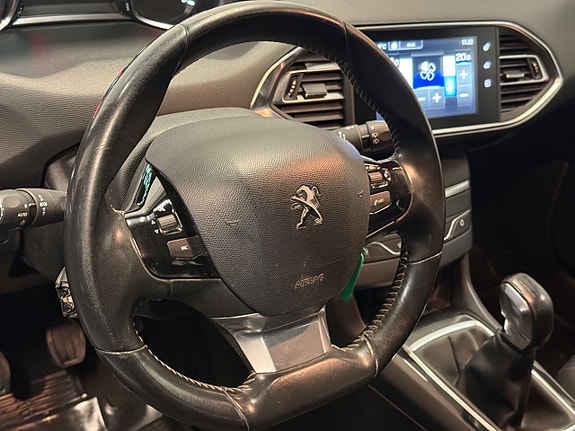 Peugeot 308 11 of 24