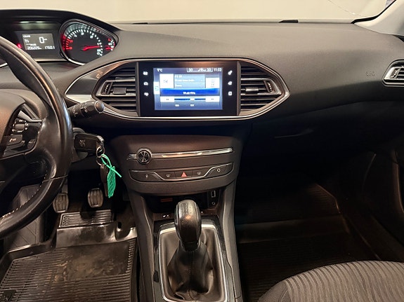 Peugeot 308 16 of 24