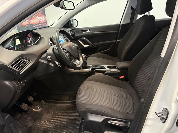 Peugeot 308 8 of 24