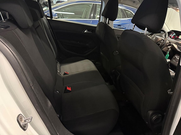 Peugeot 308 21 of 24