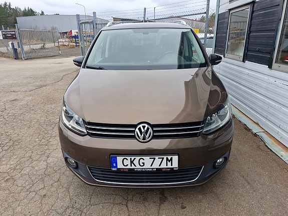 Volkswagen Touran 5 of 5