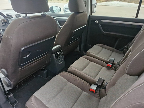 Volkswagen Touran 8 of 15
