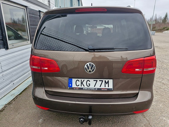 Volkswagen Touran 4 of 5
