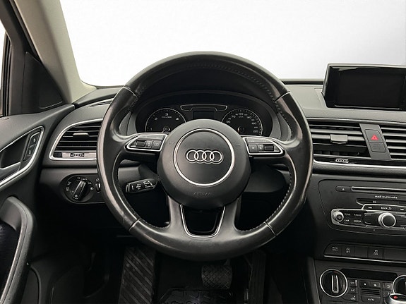 Audi Q3 9 of 23