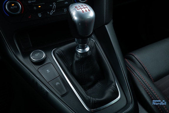 Ford Focus 10 of 24