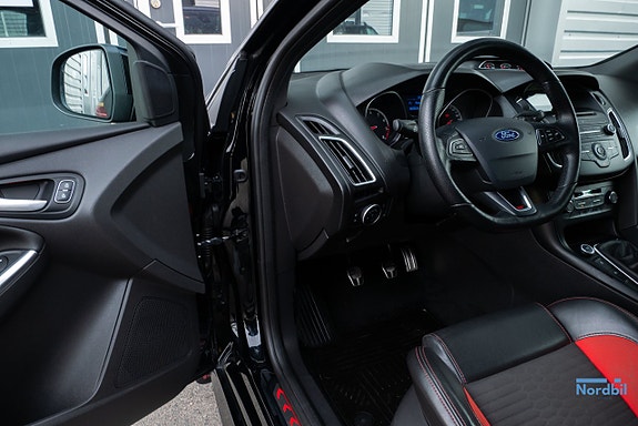 Ford Focus 6 of 24