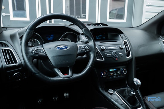 Ford Focus 9 of 24