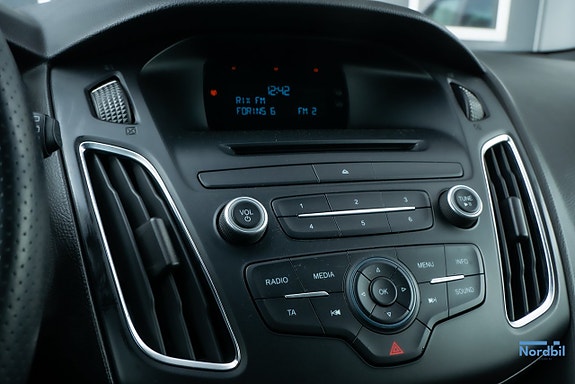 Ford Focus 12 of 24