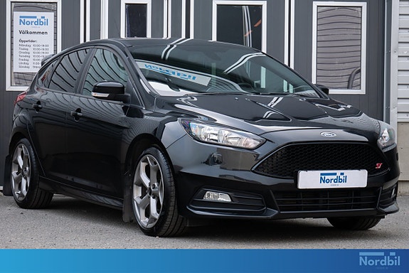 Ford Focus 18 of 24