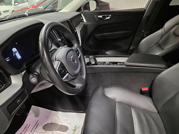 Volvo XC60 6 of 12