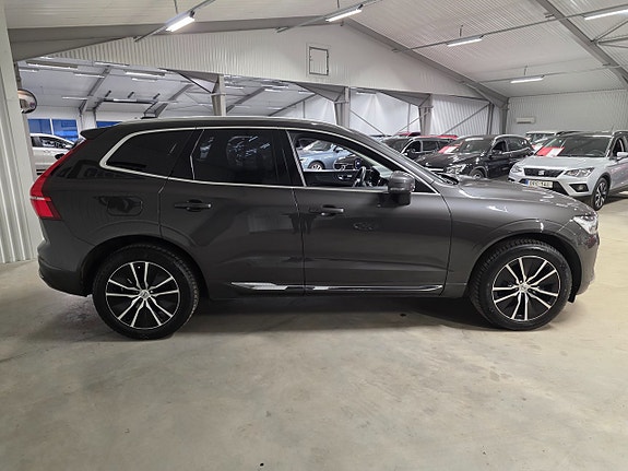 Volvo XC60 3 of 5