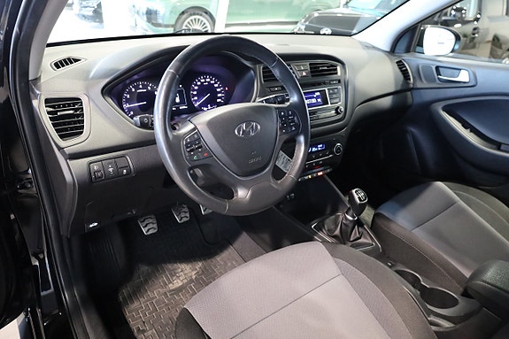 Hyundai i20 8 of 21