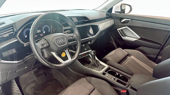 Audi Q3 7 of 15