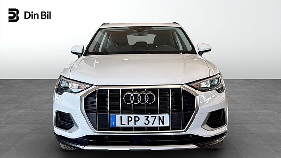 Audi Q3 4 of 5