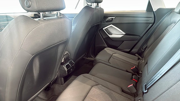 Audi Q3 11 of 15