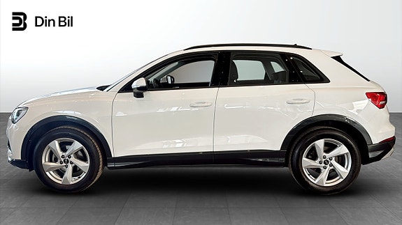 Audi Q3 2 of 5