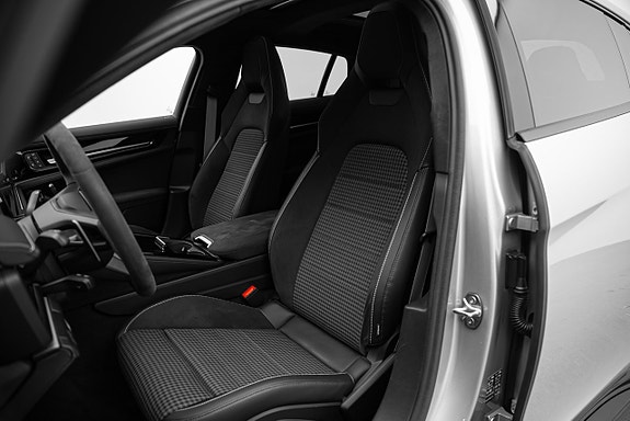 Porsche Panamera 4S 16 of 25