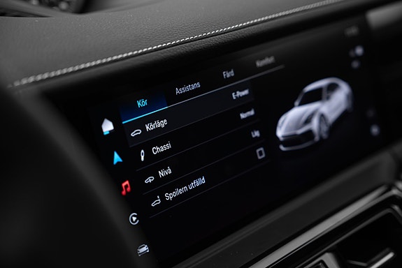 Porsche Panamera 4S 15 of 25