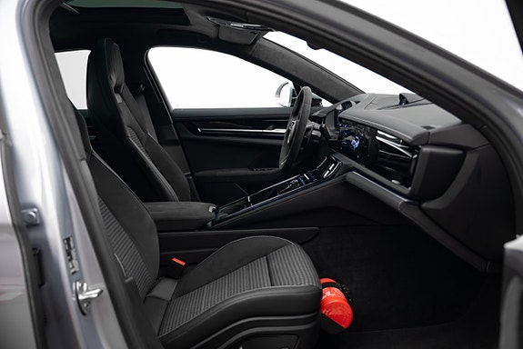 Porsche Panamera 4S 19 of 25