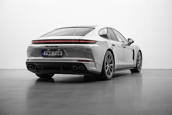 Porsche Panamera 4S 2 of 5