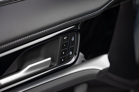 Porsche Panamera 4S 12 of 25