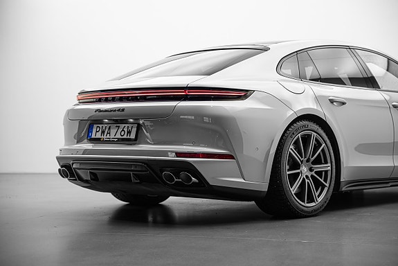 Porsche Panamera 4S 8 of 25