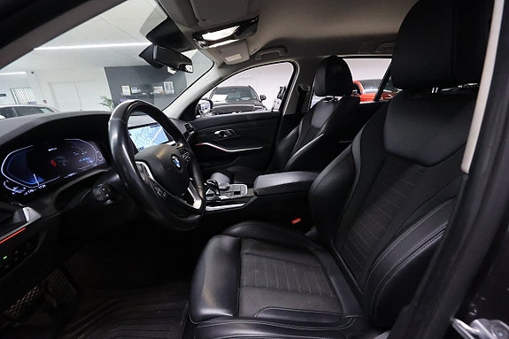BMW 330e 17 of 21