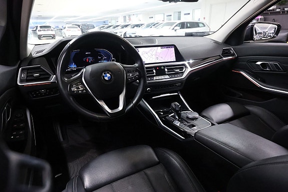 BMW 330e 18 of 21