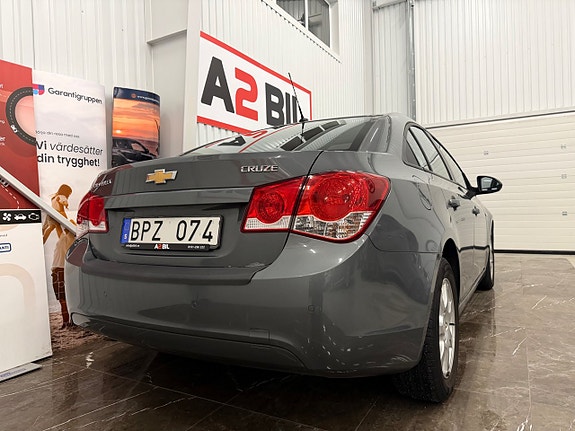 Chevrolet Cruze 6 of 21