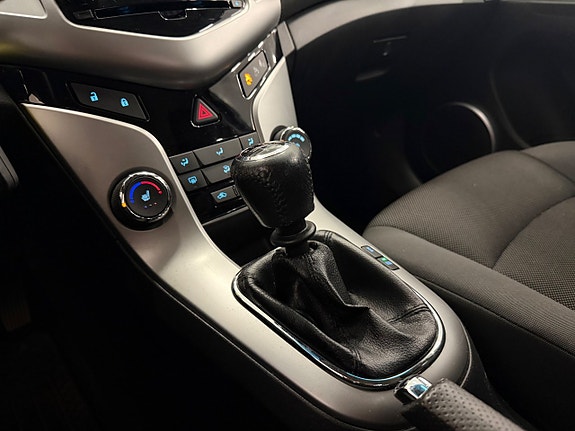 Chevrolet Cruze 20 of 21