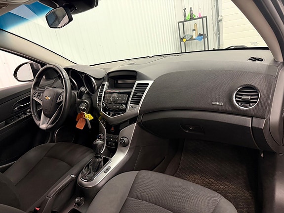 Chevrolet Cruze 9 of 21