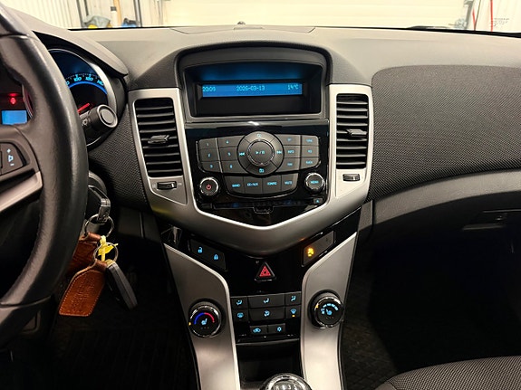 Chevrolet Cruze 19 of 21