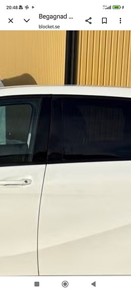 Mercedes-Benz B220 d 2 of 5