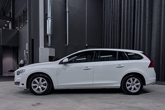Volvo V60 3 of 5