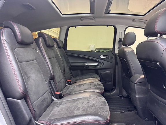 Ford S-MAX 16 of 22