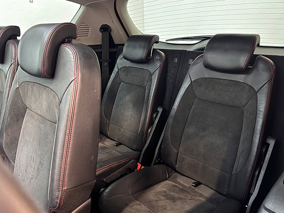 Ford S-MAX 17 of 22